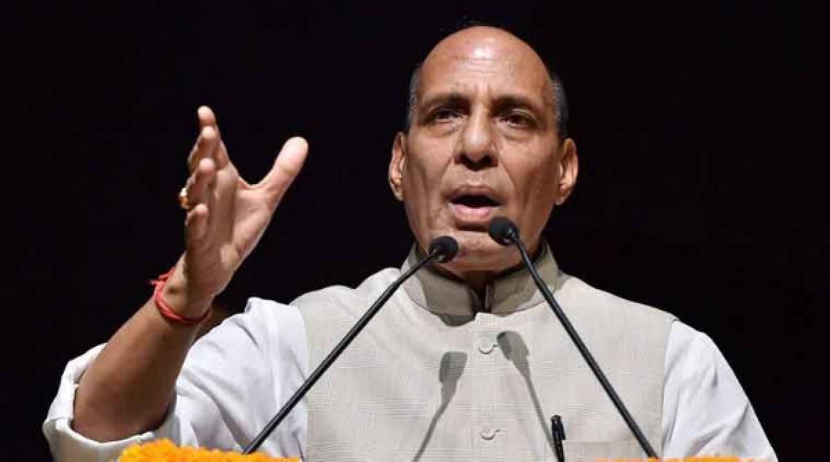 Rajnath Singh meets the mother of the missing JNU Student