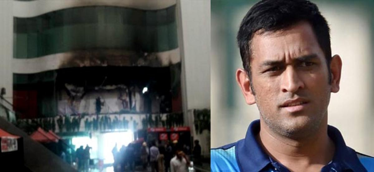 Dhoni, cricketers evacuated after fire at hotel