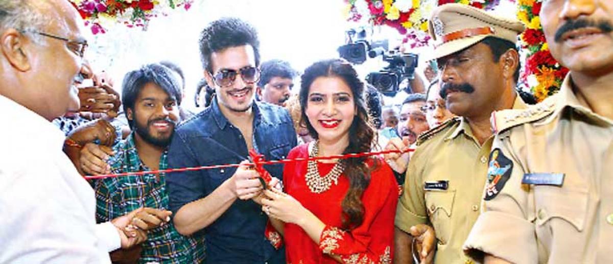 Samantha, Akhil open shopping mall