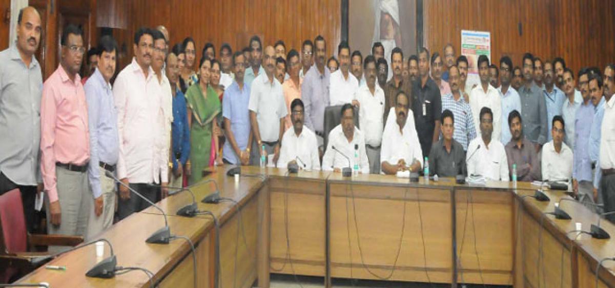 Dist officials witness Assembly proceedings