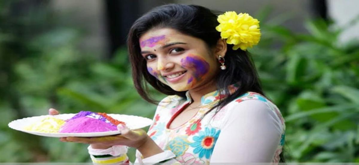 How to get rid of Holi stains from your skin and hair