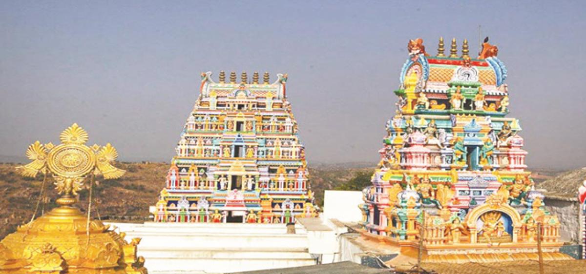 YadagiriGutta temple teems with devotees