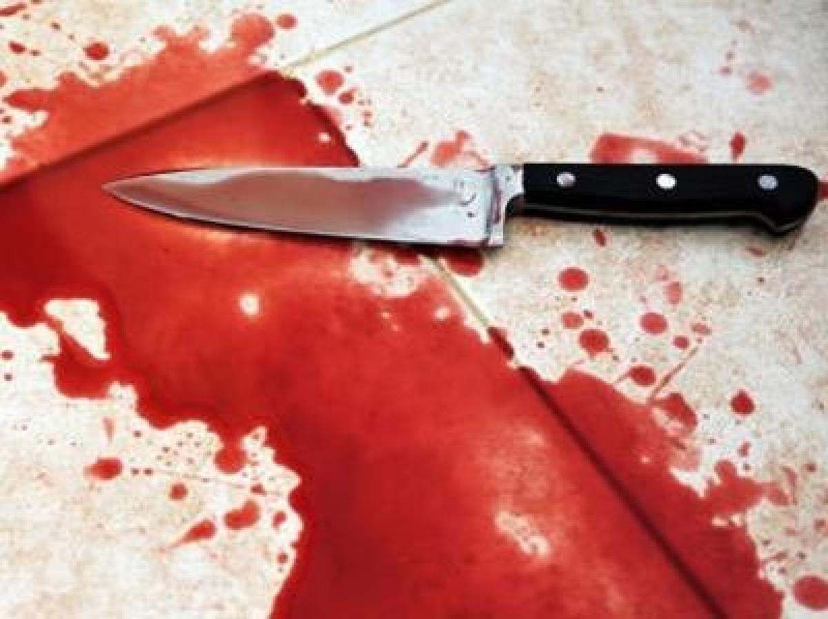 Woman kills son, cuts body to pieces