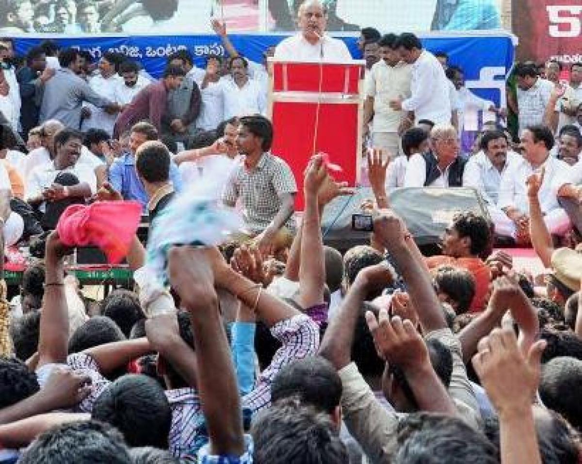 Mudragada Padmanabhams indefinite hunger strike for Kapu quota