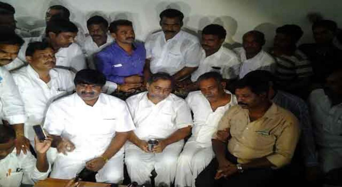 Mudragada ends fast, alleges high handedness by police