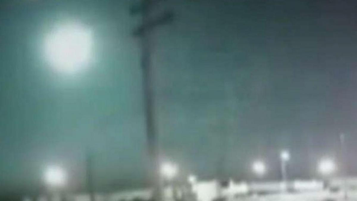 Meteor Over Lake Michigan Lights Up Sky In Several States