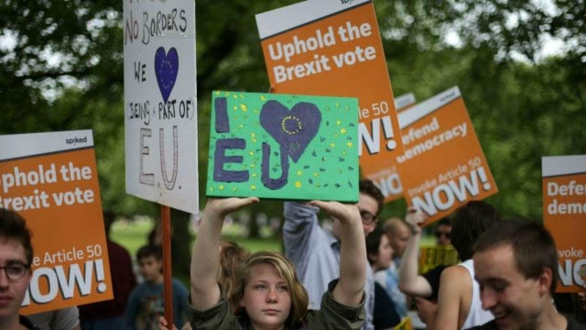 Brexit: UK rejects second referendum petition