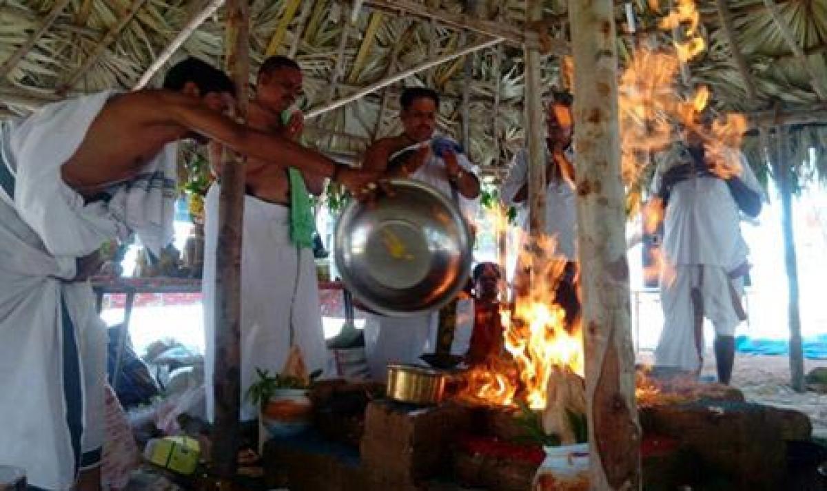 Sata Chandi Yagam at Vallabhapuram