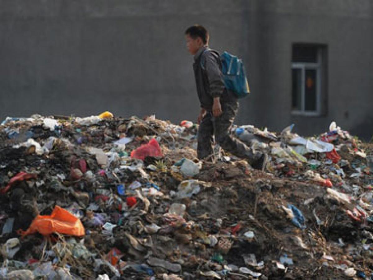 Kolkata man addicted to garbage, stashes filth inside house