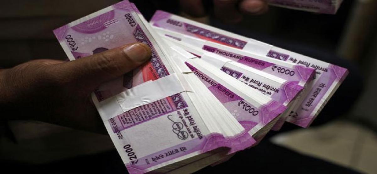 India bonds defy global rout as bank note ban brings Dec rate cut into view