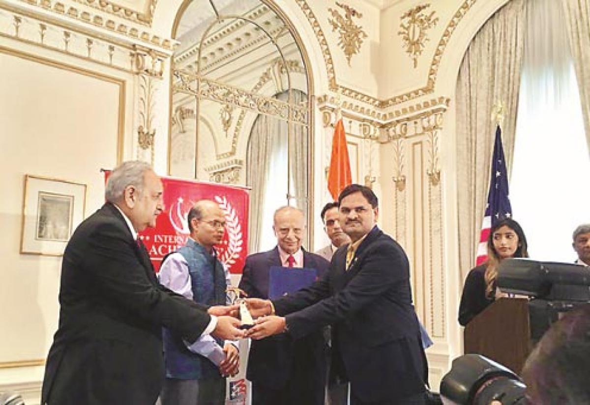 Karanamreddy Narasinga Rao receives prestigious award in America