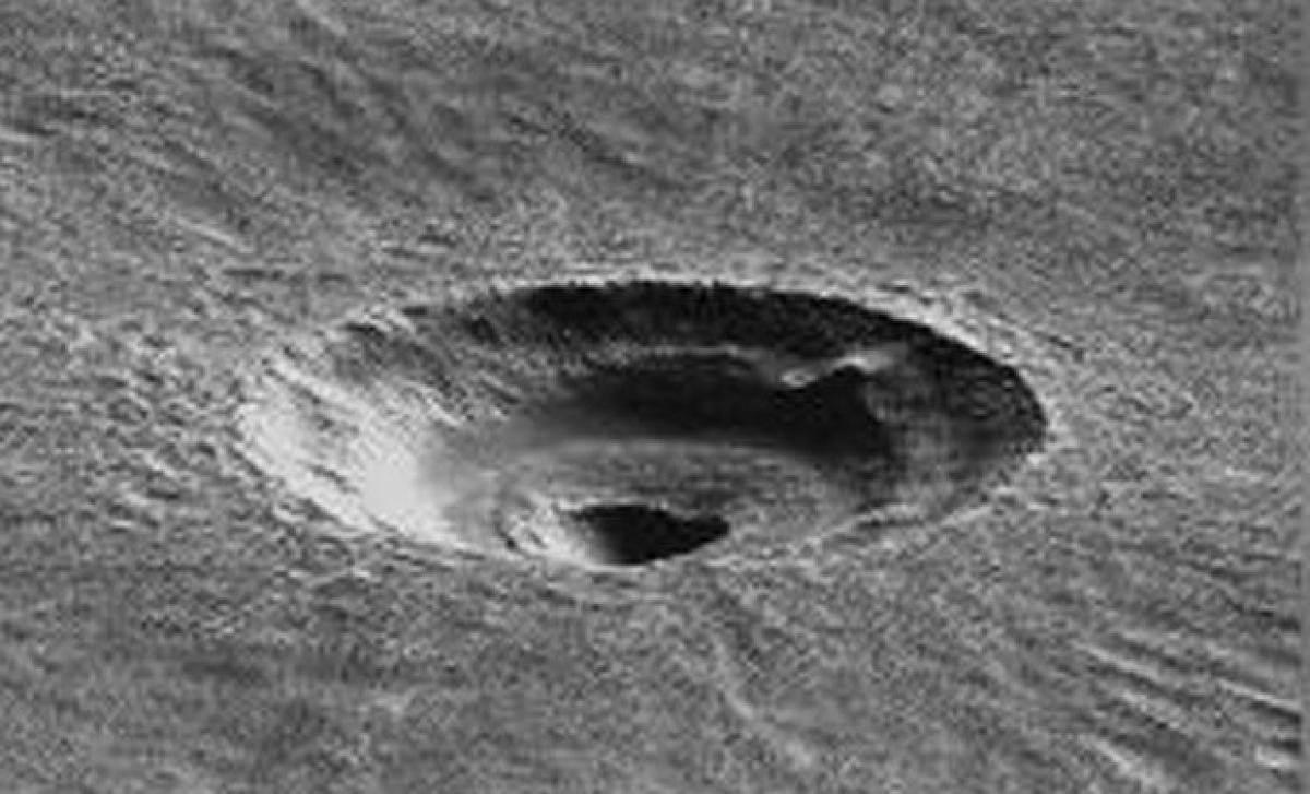 Gigantic water ice slab found on Mars
