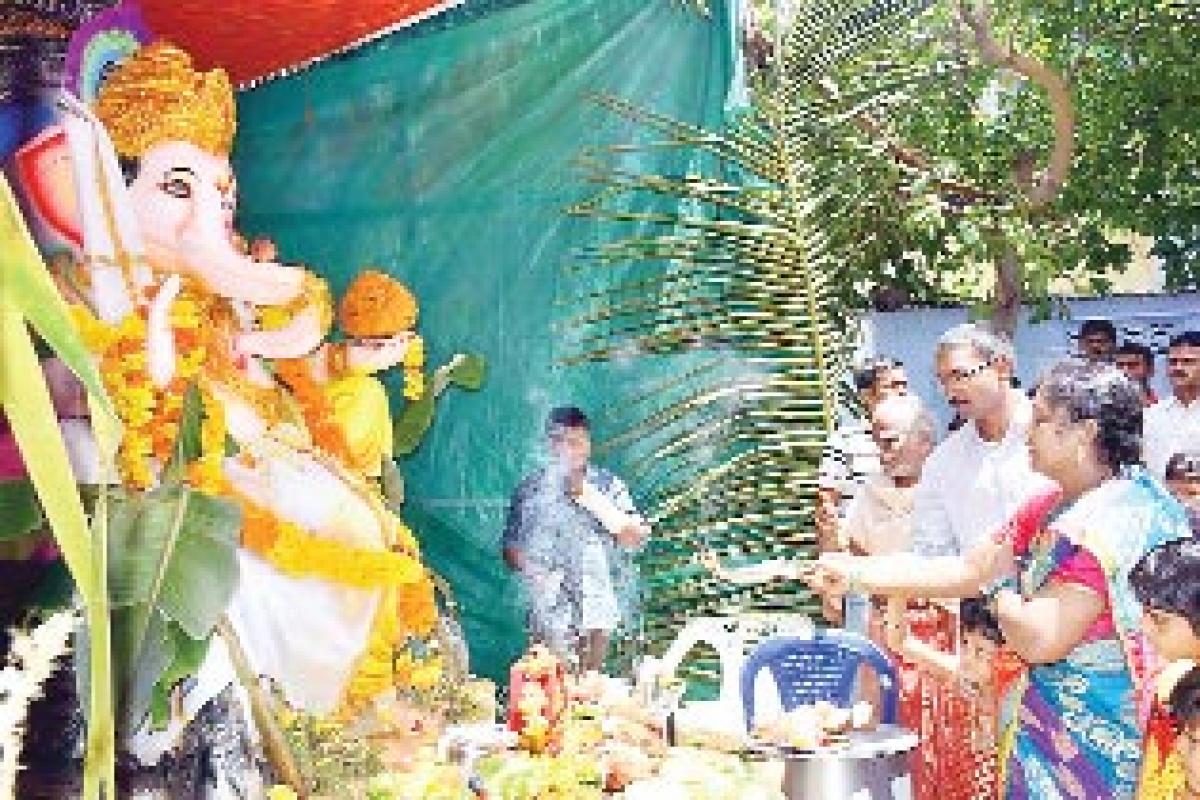 SP offers prayers to Lord Ganesh