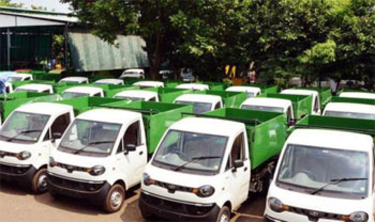 GHMC rolls out 700 auto tippers for garbage collection
