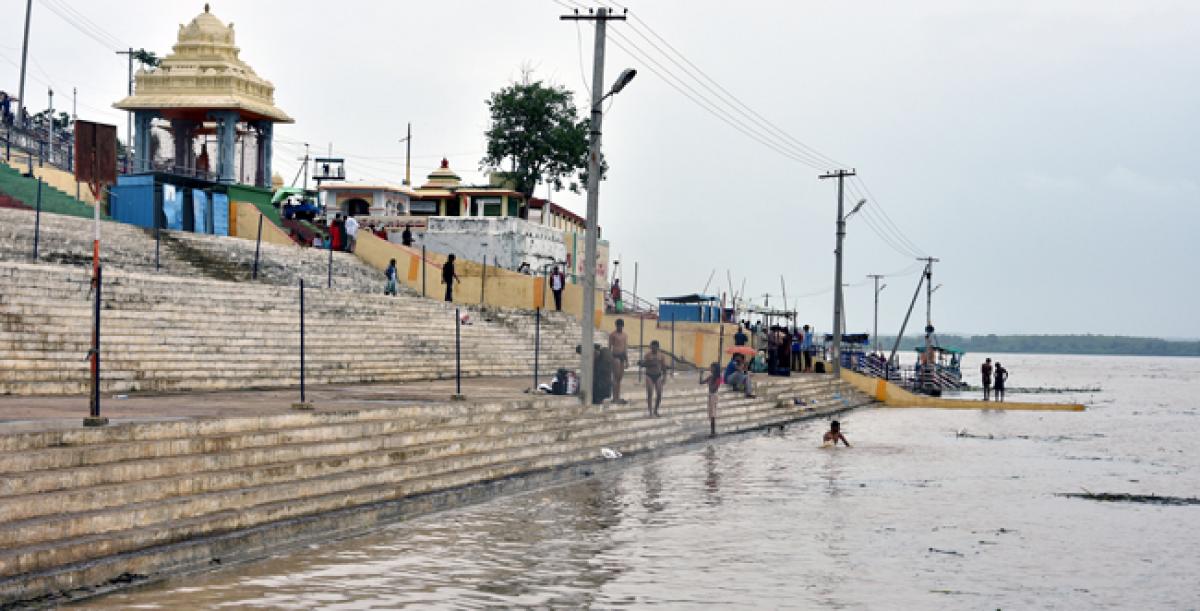 Godavari level rising towards danger mark at Bhadrachalam