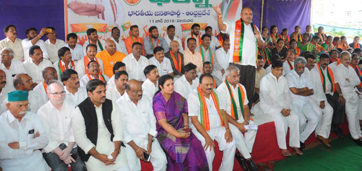 There is no democracy in AP, alleges Kanna Lakshminarayana