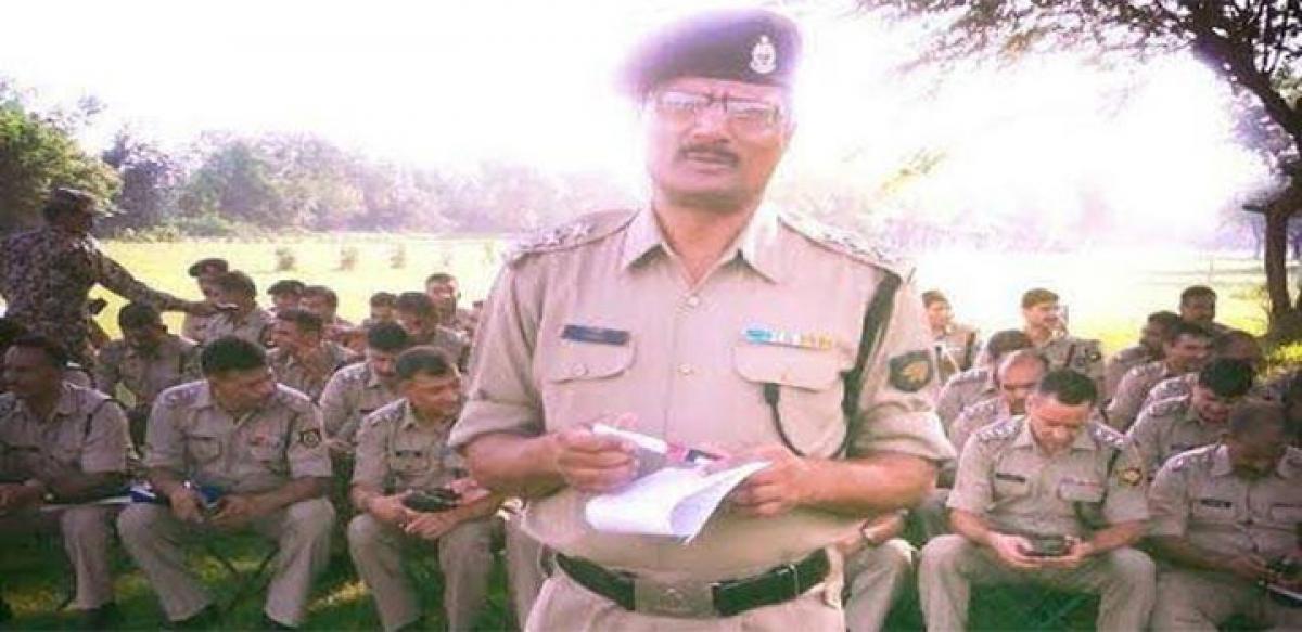 NIA officer shot dead