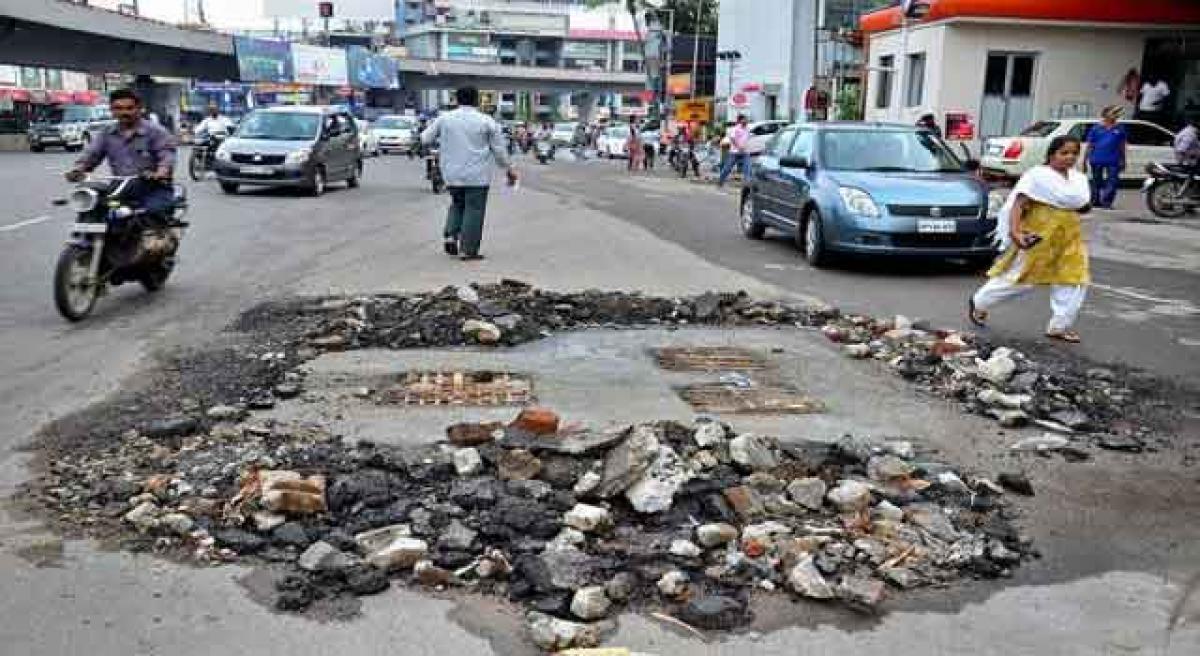 Telangana Govt may hand over road care to private firms