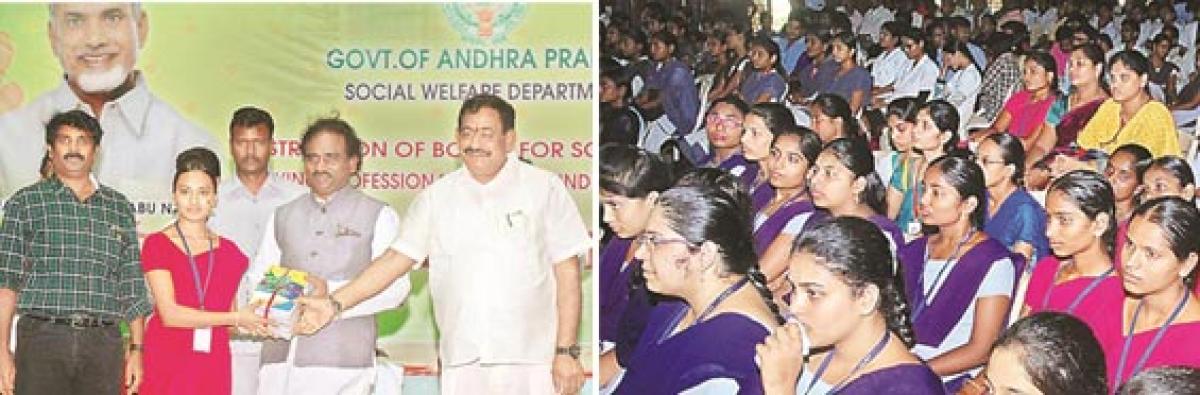 Books worth 76 lakh  distributed to SC/ST students