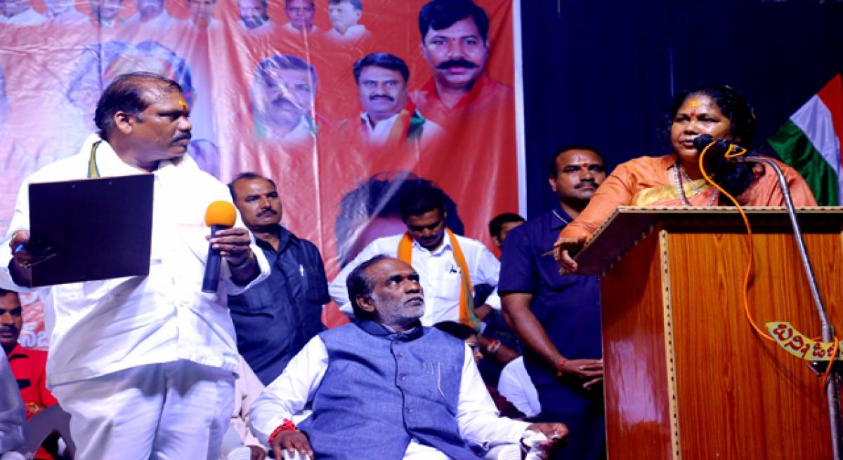 Fight against KCR family rule: Union Minister