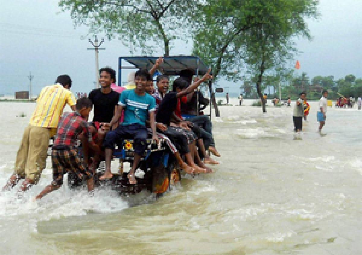 Heavy rains, floods kill over 50 in West Bengal