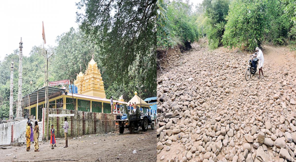 Pilgrims risk journey to temple