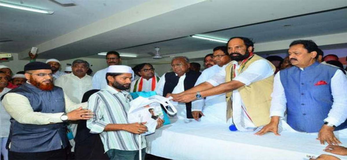 N Uttam Kumar Reddy prods KCR for support to Meira