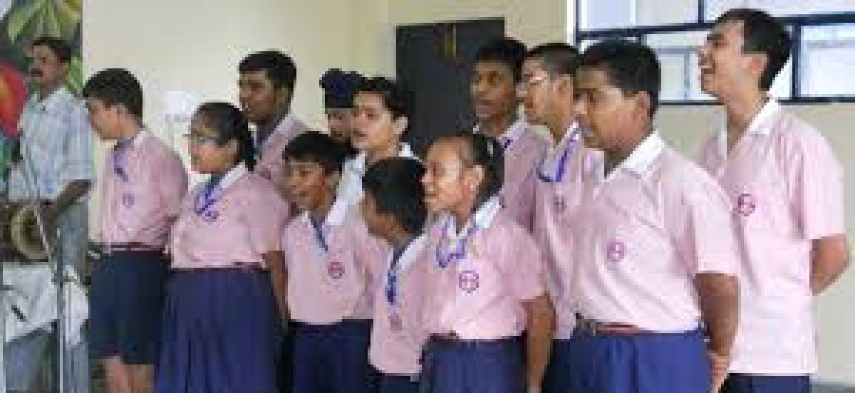 Lucknow boys poem wins first prize