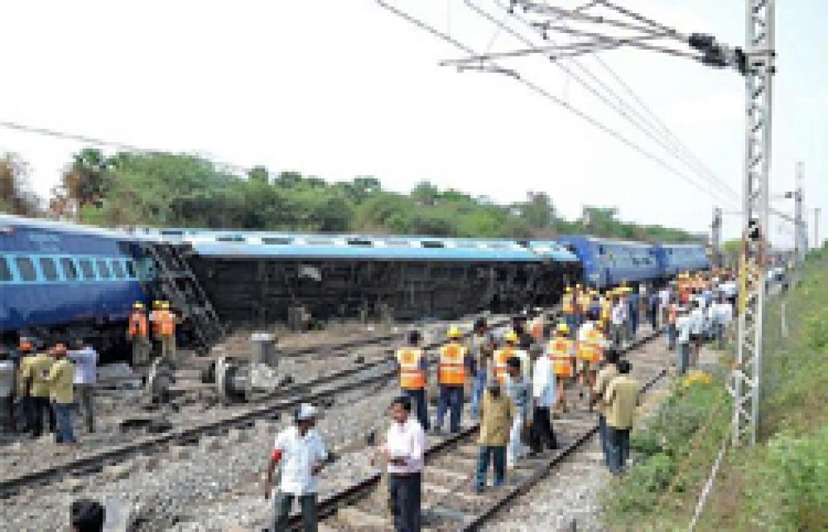 Chennai- Mangalore Express derails, 42 injured