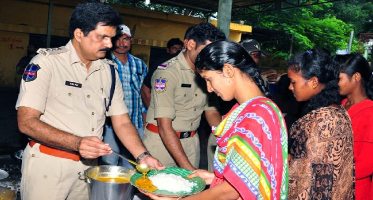 Police offer free meals to aspiring cops:  Kothagudem DSP