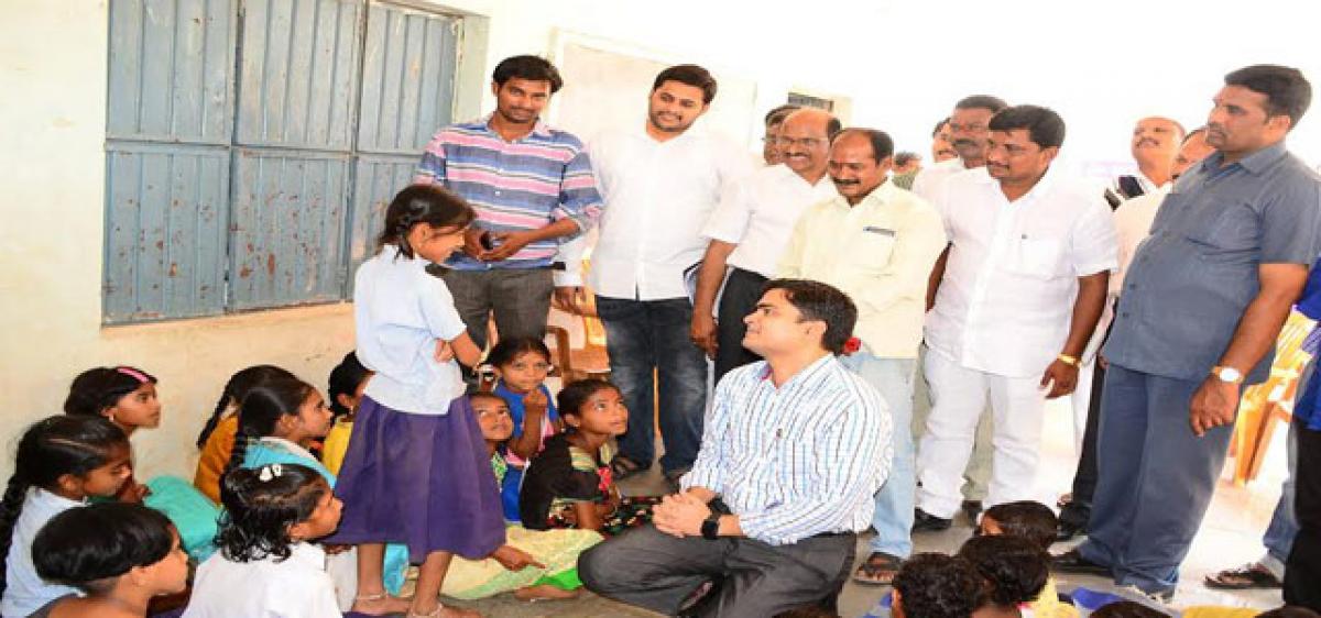Parents urged to admit their wards in govt schools: Karimnagar Collector