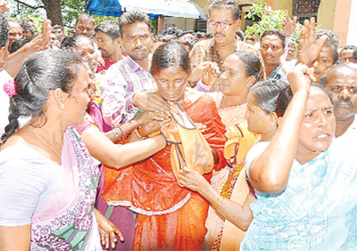 3 civic workers attempt suicide