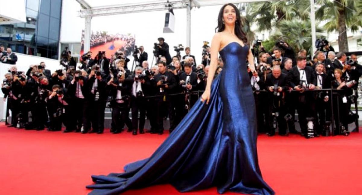 Bollywood actor Mallika Sherawat assaulted in Paris: media