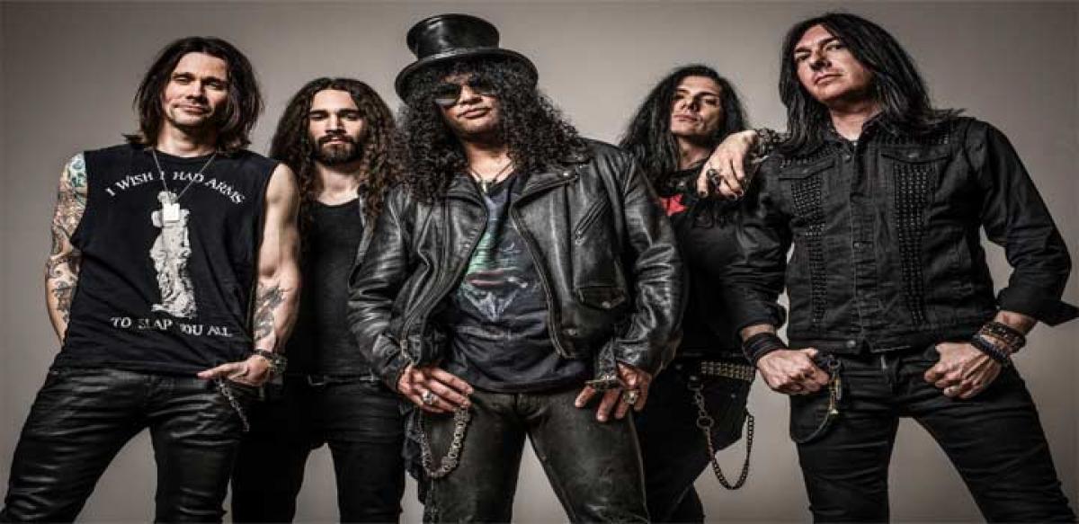 It’s official! Slash is performing in India