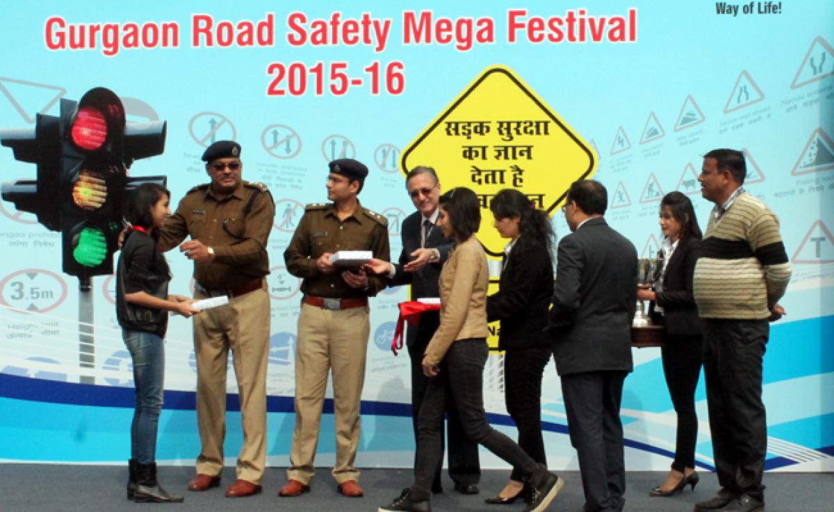 Students of The NorthCap University win Gurgaon Road Safety Mega Festival 2015-16