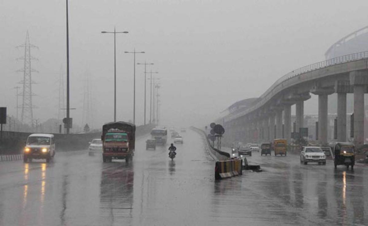 Rainy Saturday morning in Delhi