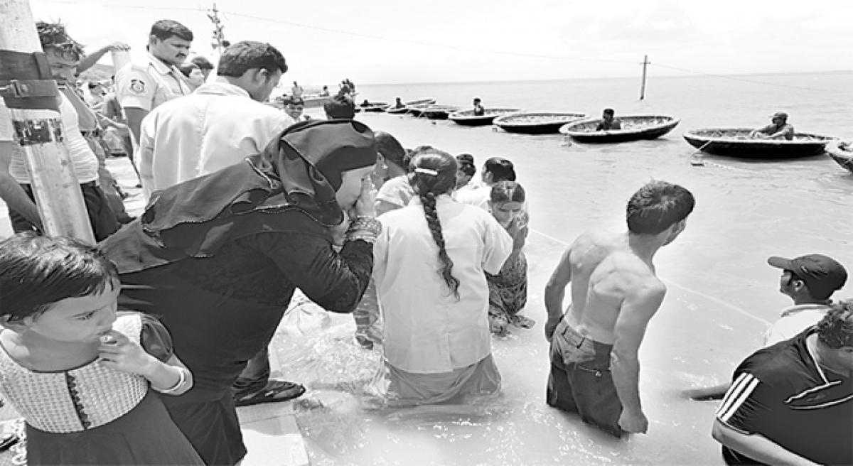 Sangameswaram ghats reflect communal amity