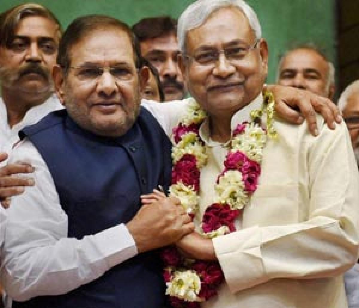 Nitish replaces Sharad as JD-U chief