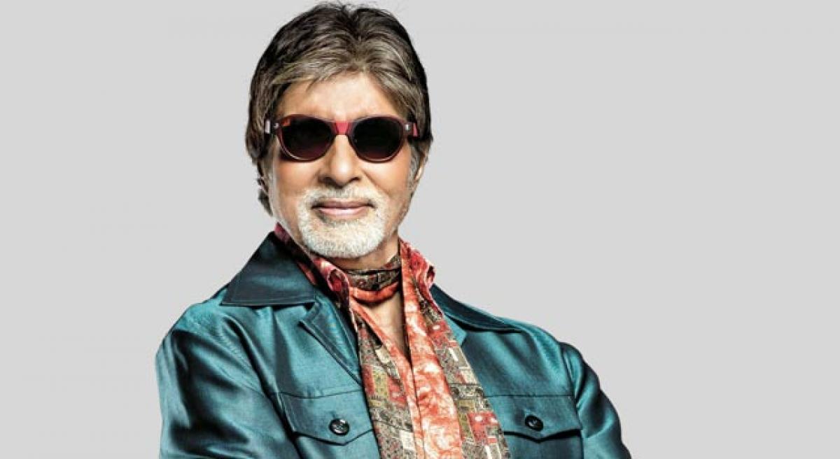 Singer Amitabh Bachchan as Raahat Raja