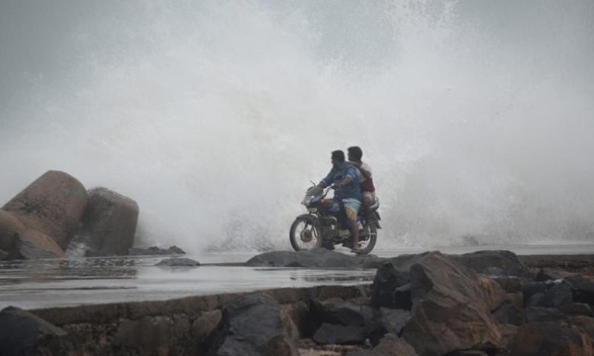 Vardah hits general insurers hard