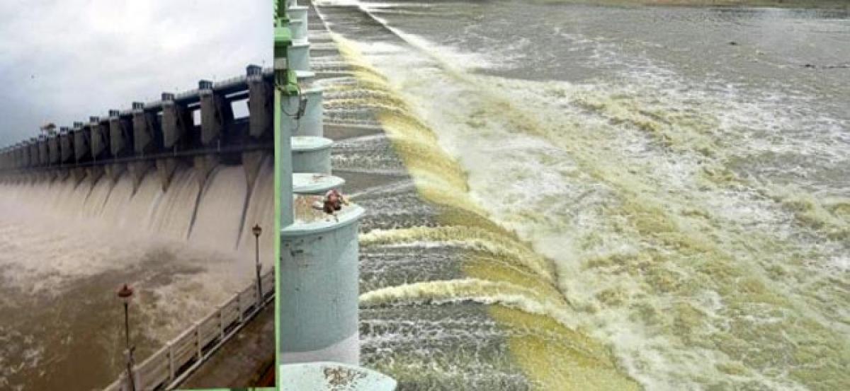 SC modifies order, now asks Karnataka to give 12,000 Cusecs daily to TN