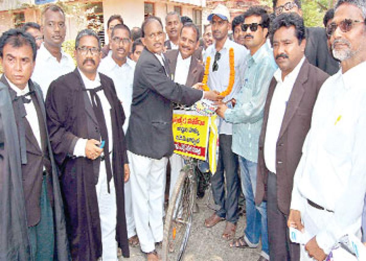 Bicycle yatra for special status