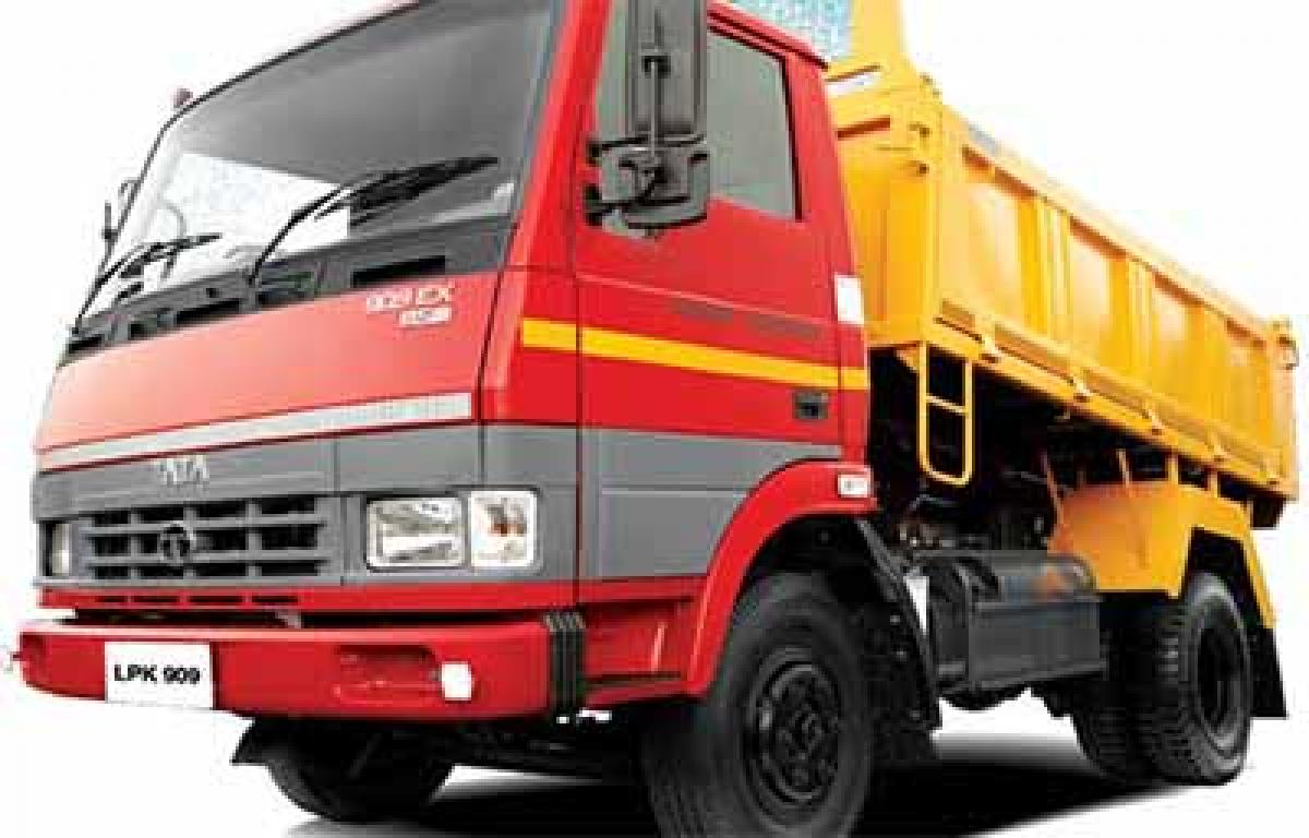 GHMC to distribute 2,500 bin tippers