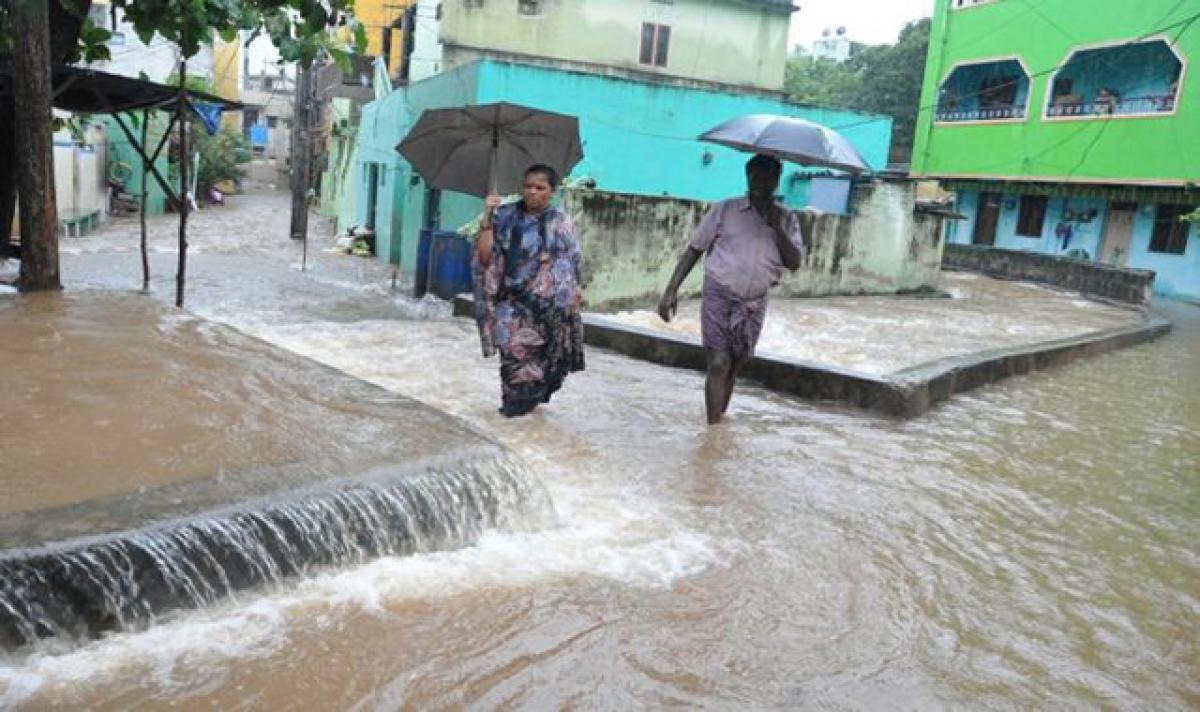 Heavy rains continue to lash Rayalaseema, coastal districts in AP