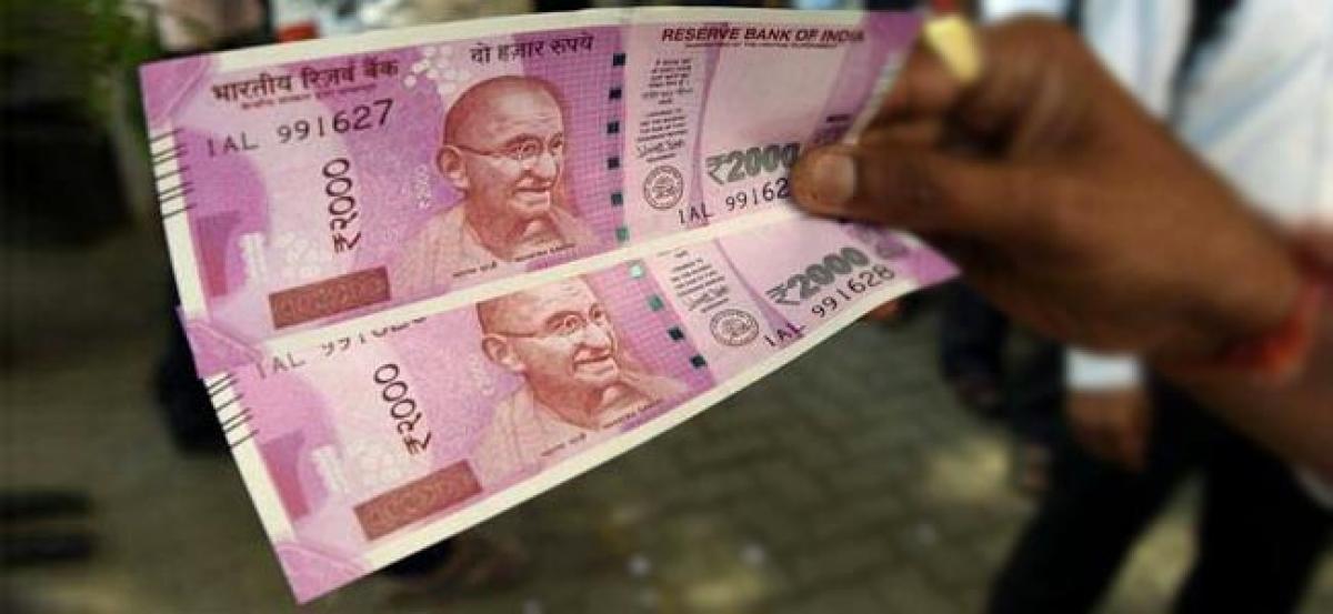 Gujarat: Paan shop owner gets fake Rs 2,000 note