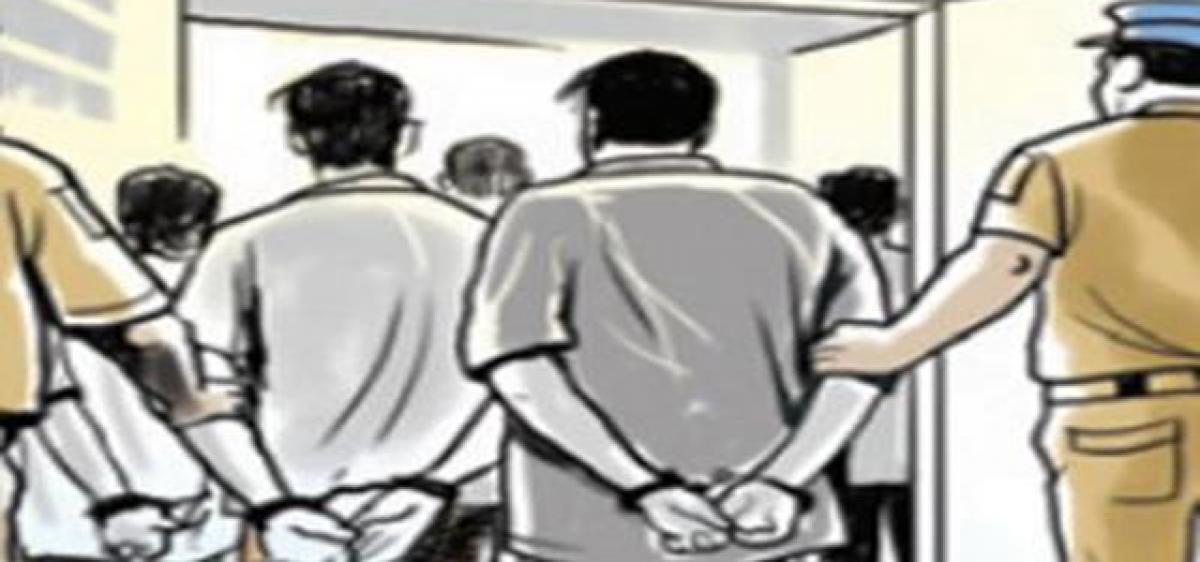 6 vehicle-lifters nabbed; 22 two-wheelers seized