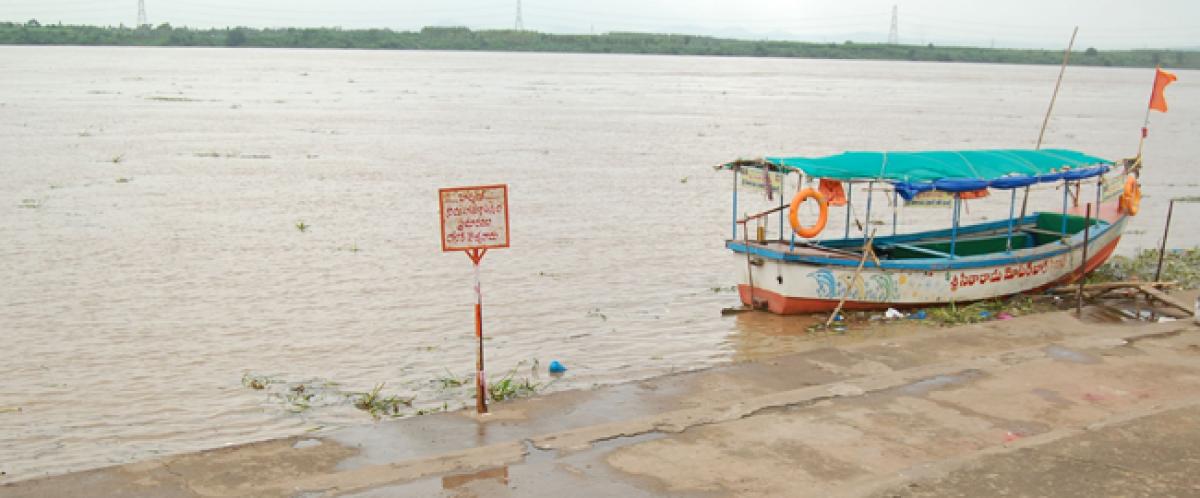 Godavari water level comes down to 27.5 ft in Bhadrachalam