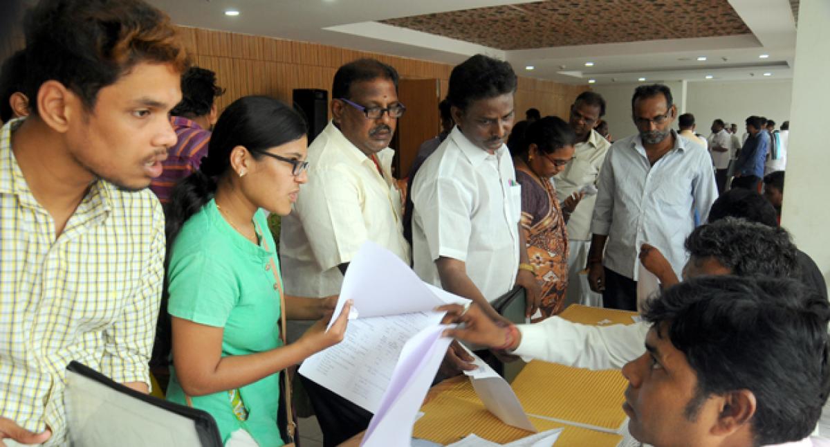 AP Govt to extend financial help to 1,000 students