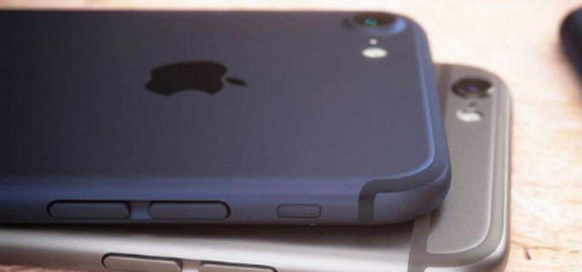 Apple rumoured to unveil curved, bezel-free iPhones next year