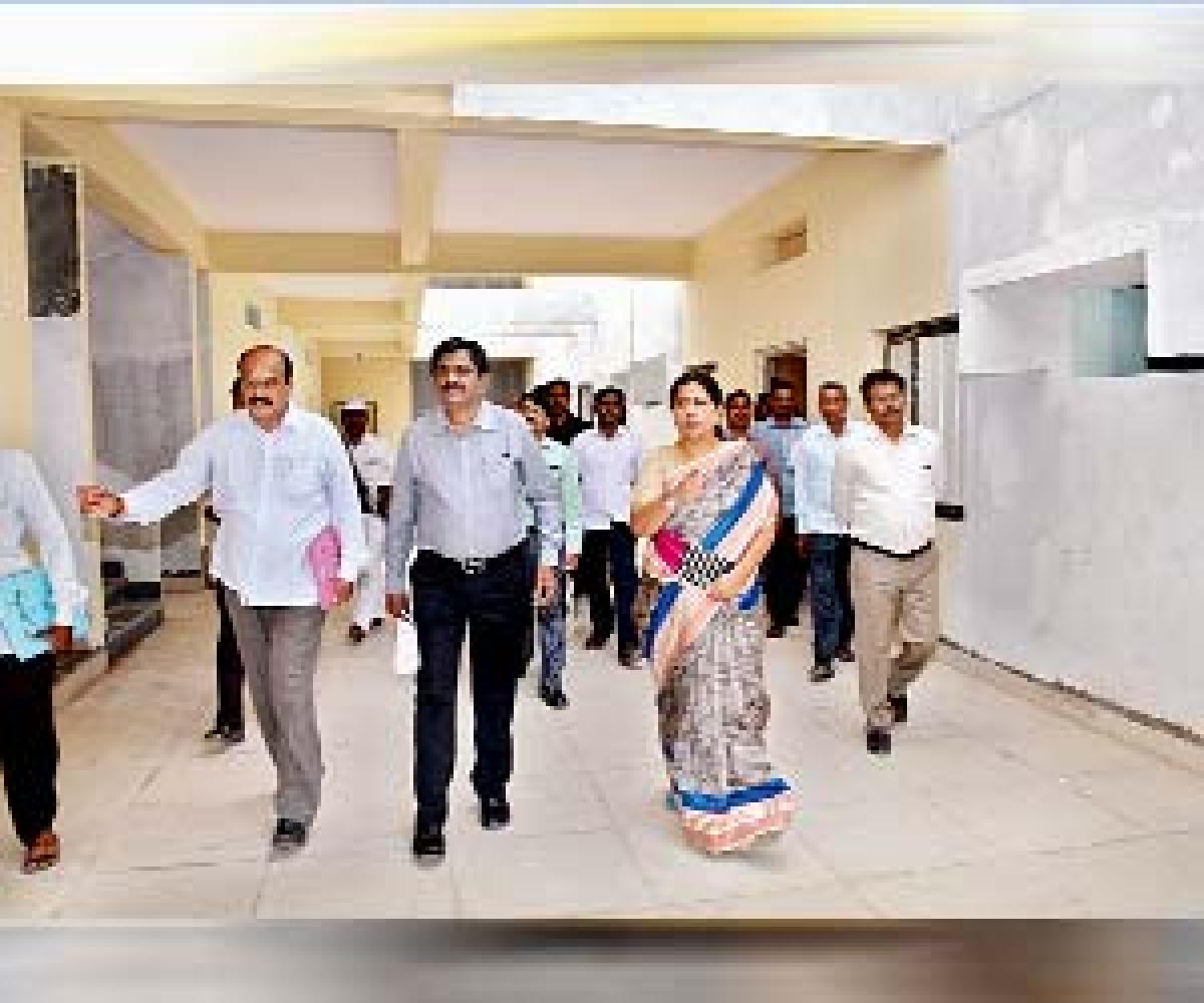 District Collector inspects buildings for Collectorate